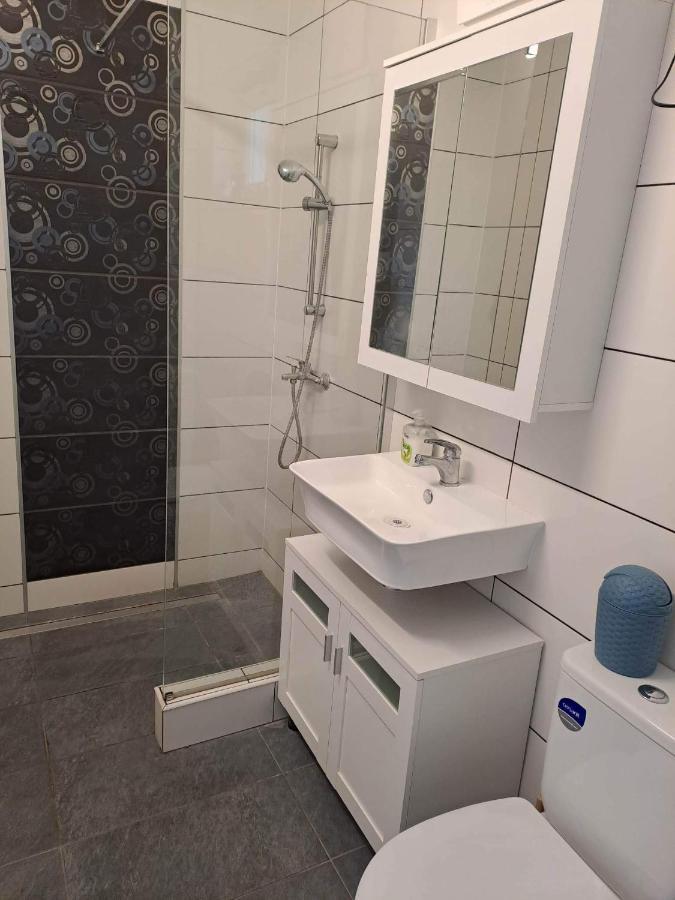 Apartment Suenfeszek Vendeghaz