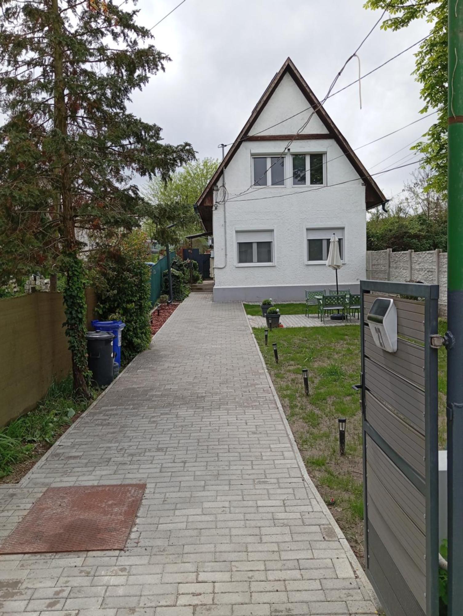 Apartment Suenfeszek Vendeghaz